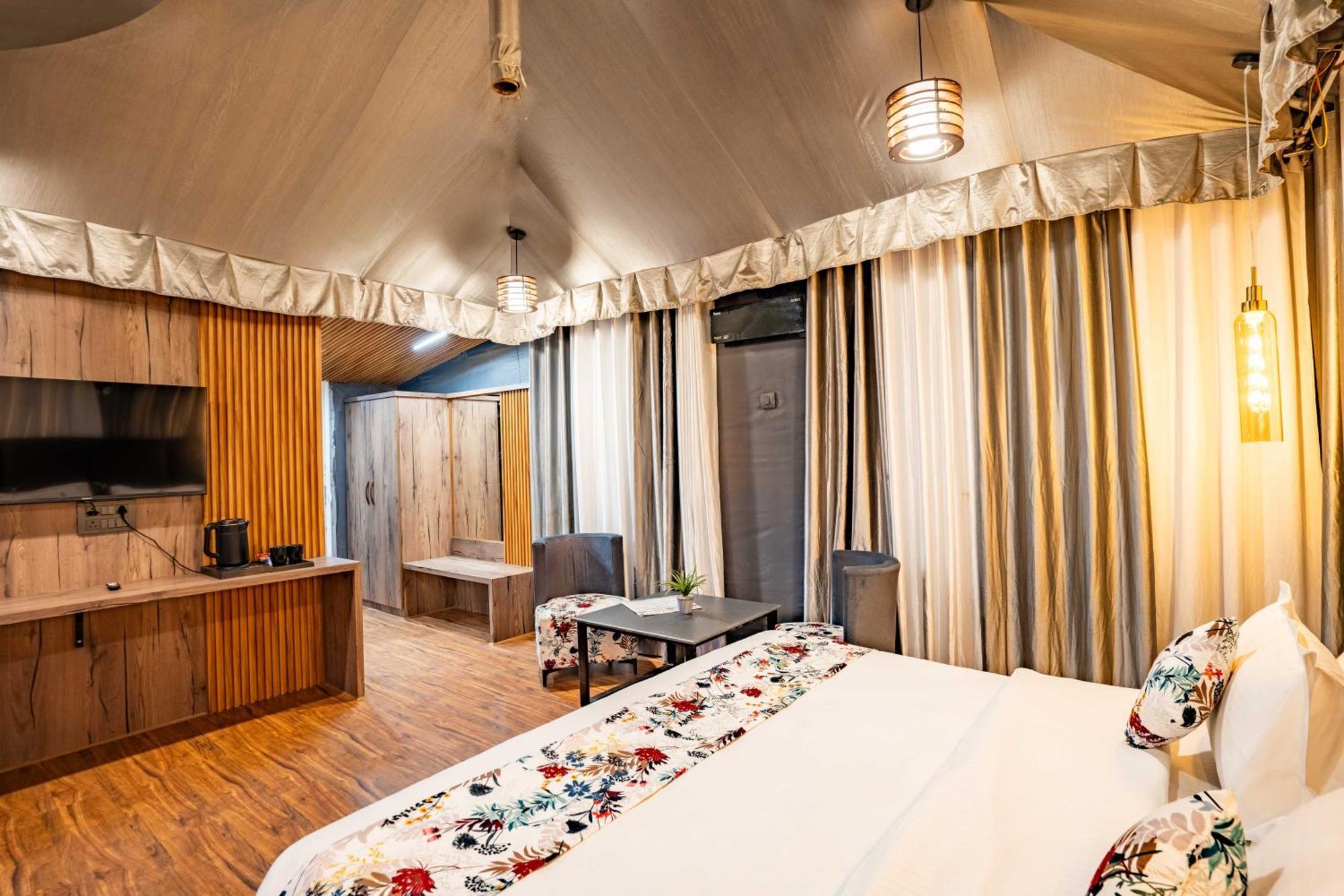 Hotel The Whispering Oaks Nainital Zewnętrze zdjęcie