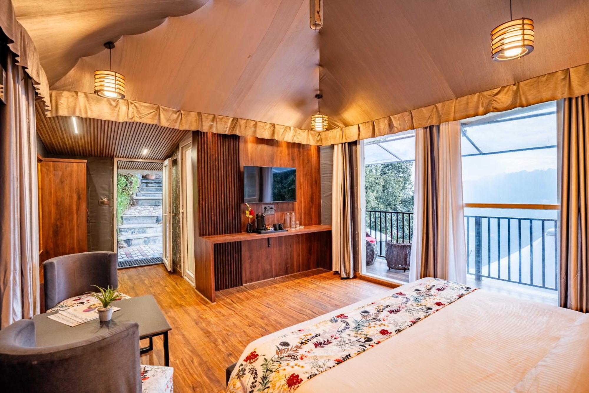 Hotel The Whispering Oaks Nainital Zewnętrze zdjęcie