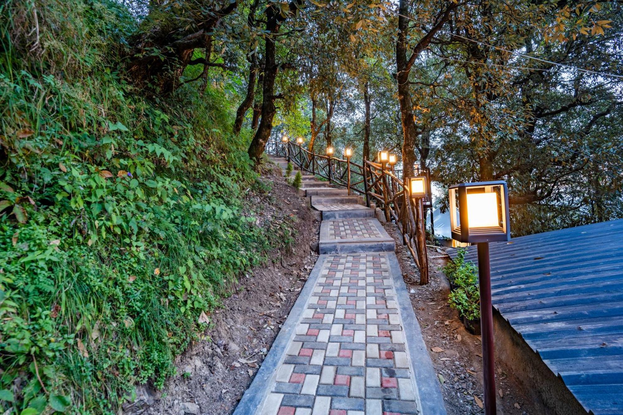 Hotel The Whispering Oaks Nainital Zewnętrze zdjęcie