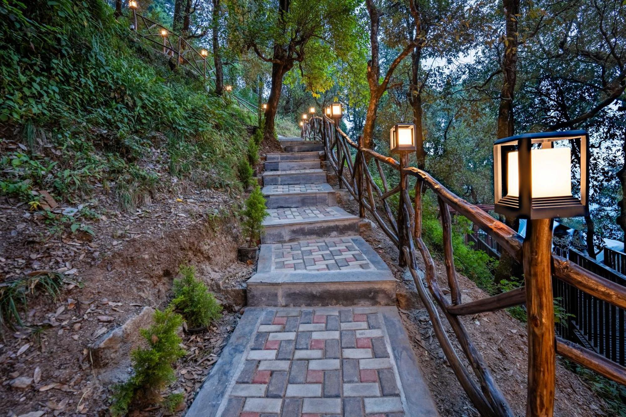 Hotel The Whispering Oaks Nainital Zewnętrze zdjęcie